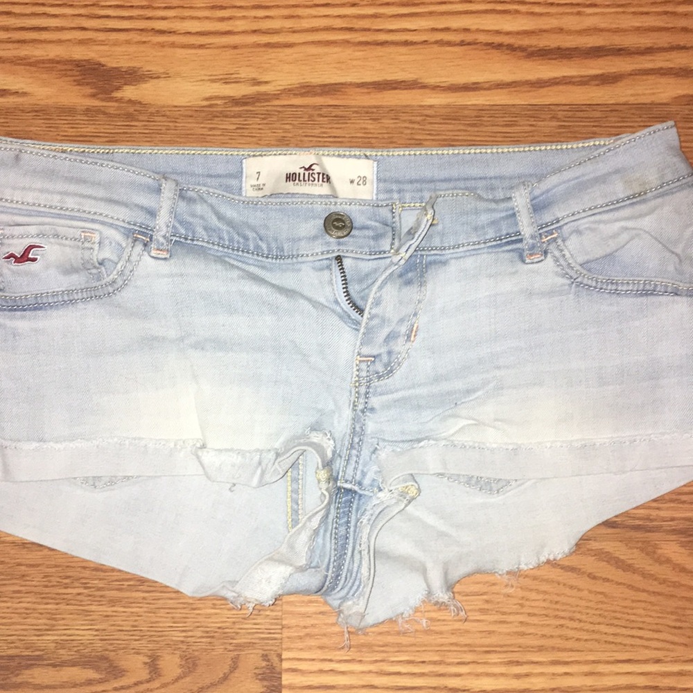 HOLLISTER jean shorts💕